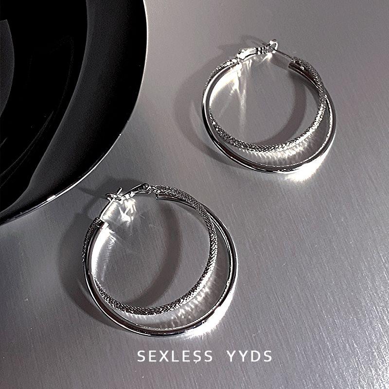 

Yyds Simple Cold Style Double Circle Large Earrings Female 2025 New Arrival Tide Earrings Elegant Classy Elegant Stud Earring Silver double hoop earrings