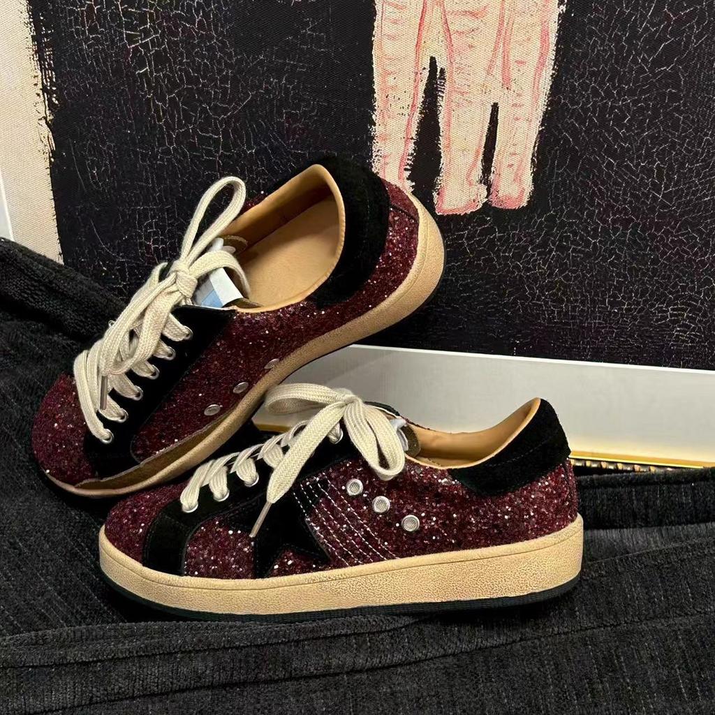 2025 new high version stars old small dirty shoes women's flat white shoes inner height increase couple large size casual shoes