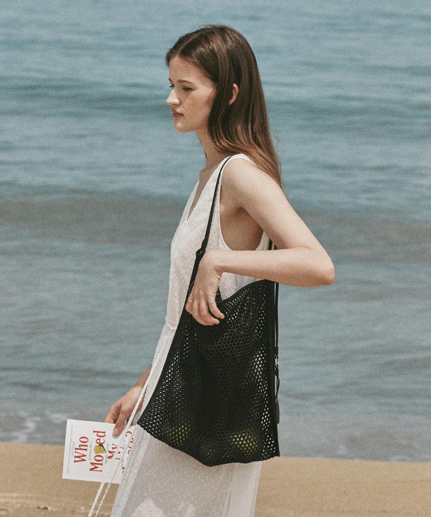 Ostkaka Shive Shoulder Black
