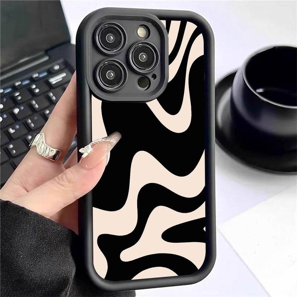 Black & White Groove Wave iPhone 15/16/17 Pro Max Protective Case