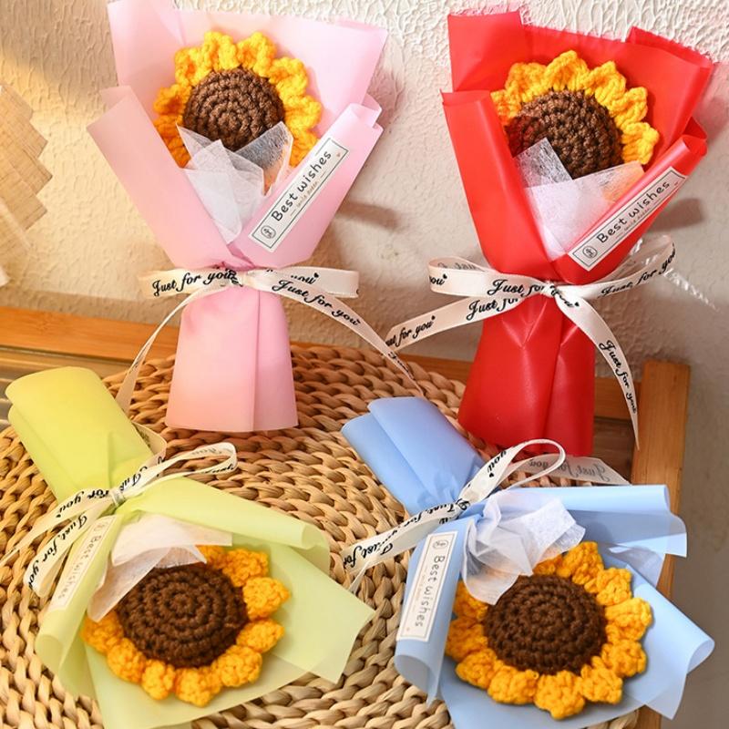 Mini Handmade Yarn Flower Bouquet Crochet Heart Bouquet Valentine'S Day Mother'S Day Romantic Gift Desktop Decoration