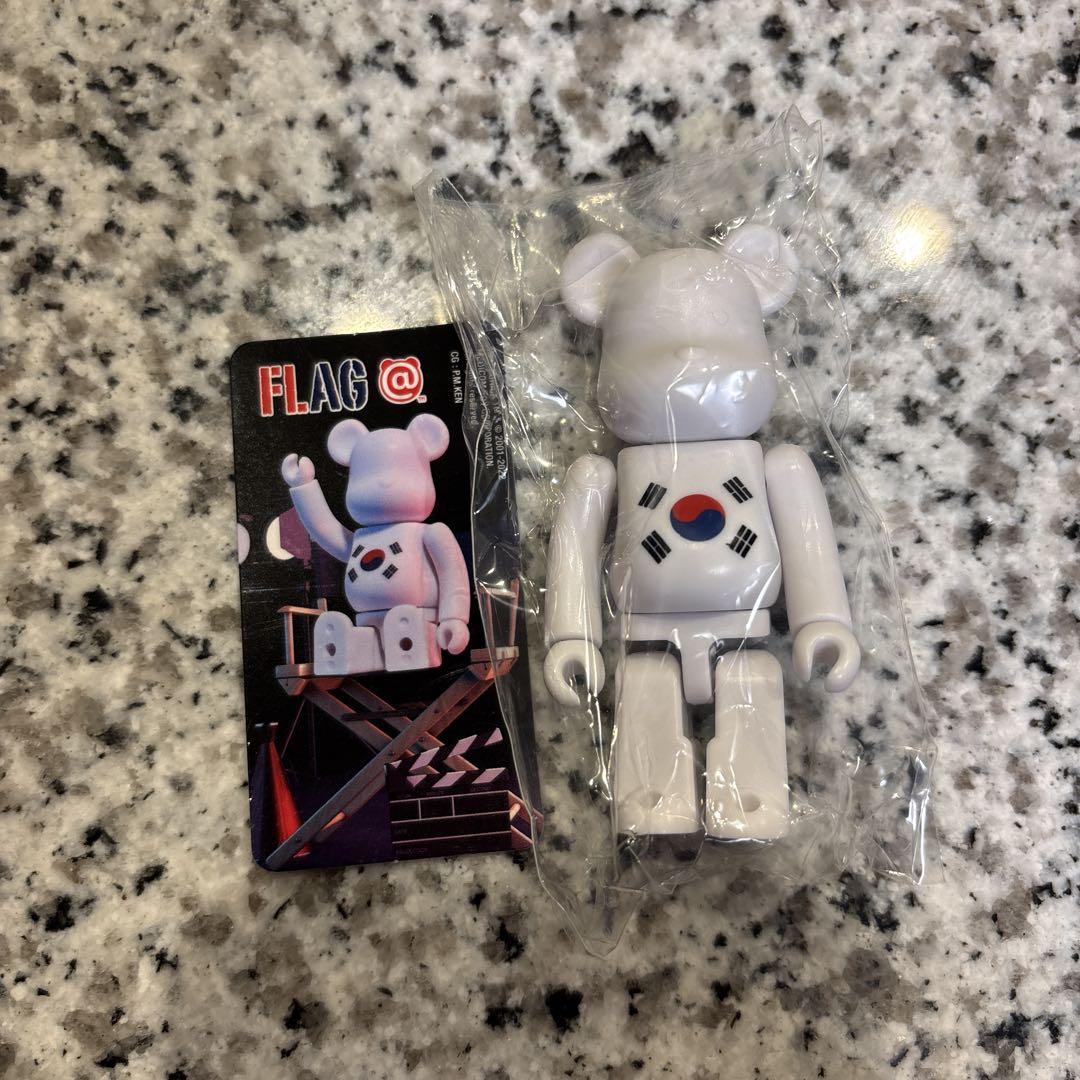 

[USED] Bearbrick Flag Korea Soul