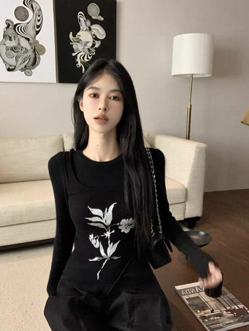 Women s Black Slim Fit Floral Embroidered Long-Sleeve Knit Top for Autumn Small