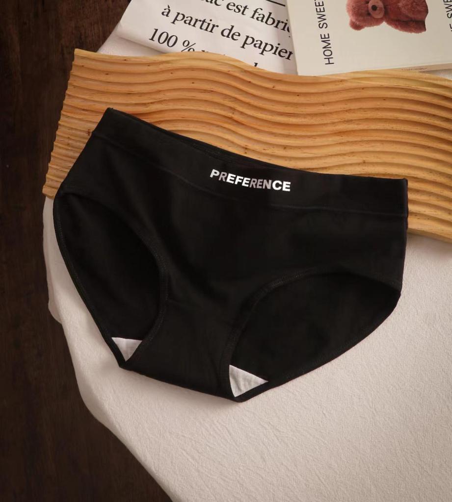 Japanese Style Women's Mid-Waist Pure Cotton Antibacterial Briefs – Teenage Triangle Design