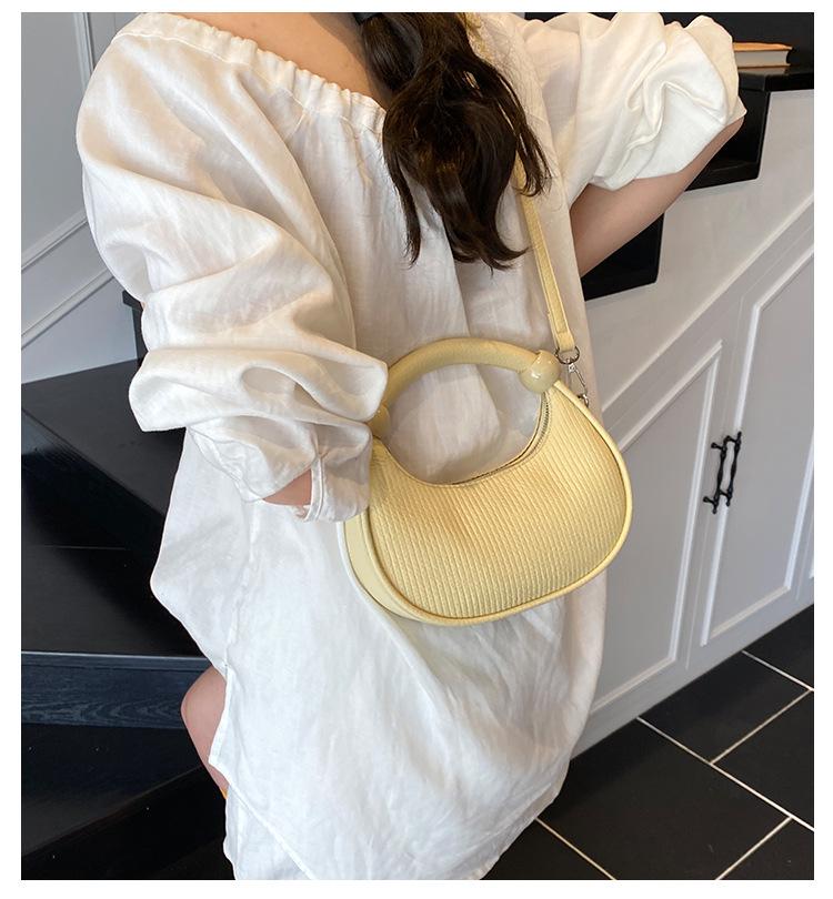 Sac à main plissé en forme de croissant pour femme Automne 2025: Sac à Bandoulière Unique et Sac Bandoulière à la Mode