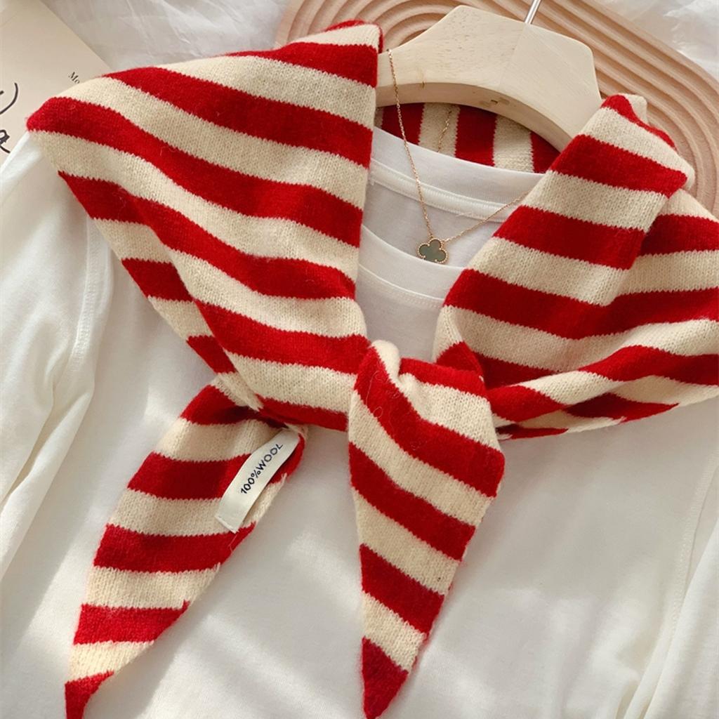 A Solid Color Wool Knitted Triangle Scarf for Women, Can Be Worn as a Fake Collar, Decorative Scarf for Air-Conditioned Rooms, Fashionable Shawl