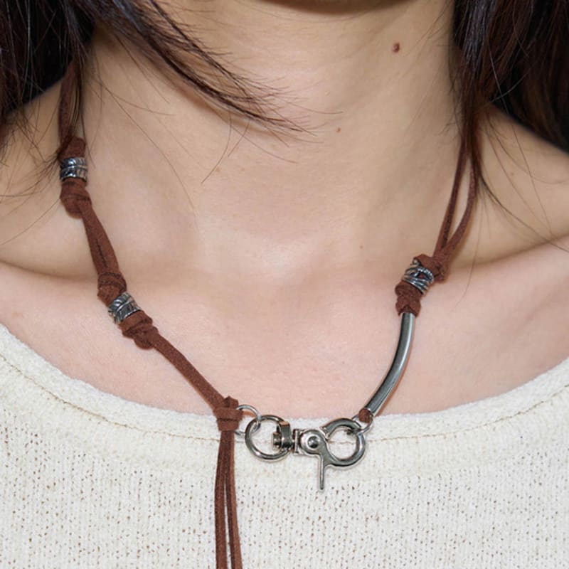SIS A Leaf Suede Necklace [brown]