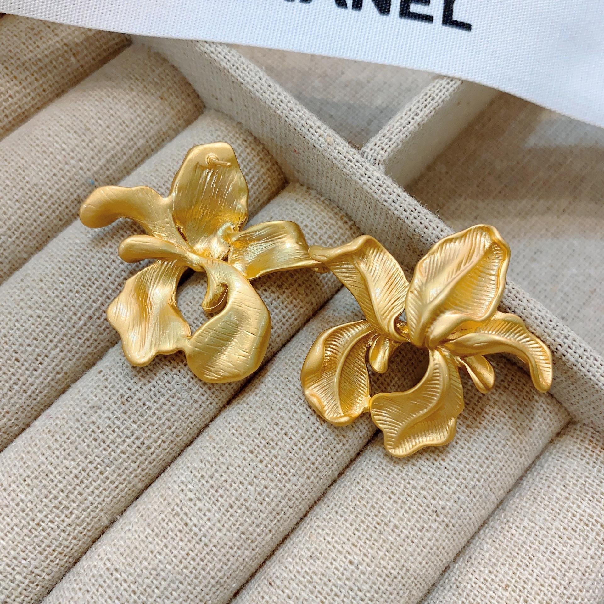 

Salt Peach Blossom Unique Design Flower Earrings Women S Dark Premium Stud Earrings