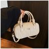 Niche women's new fashionable and versatile portable shoulder messenger bag, high-end simple diamond pillow bag