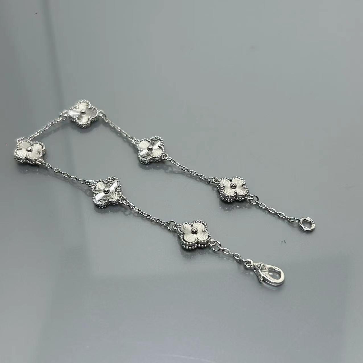 Four-leaf Clover Mini Six-flower Bracelet for Women High-quality Summer Bangle Elegant Bracelet V gold