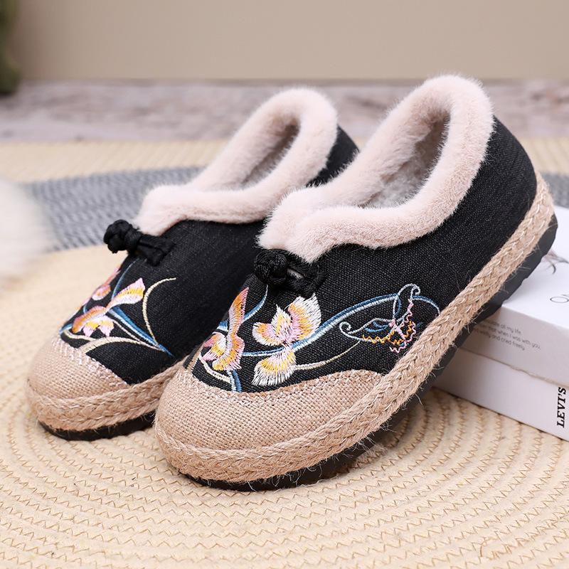 Old Beijing winter women's cotton shoes embroidered and velvet thermal shoes retro one-pedal middle and old Doudou cotton shoes custom