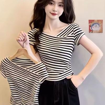 Üst Kıyafetler – T-shirtler