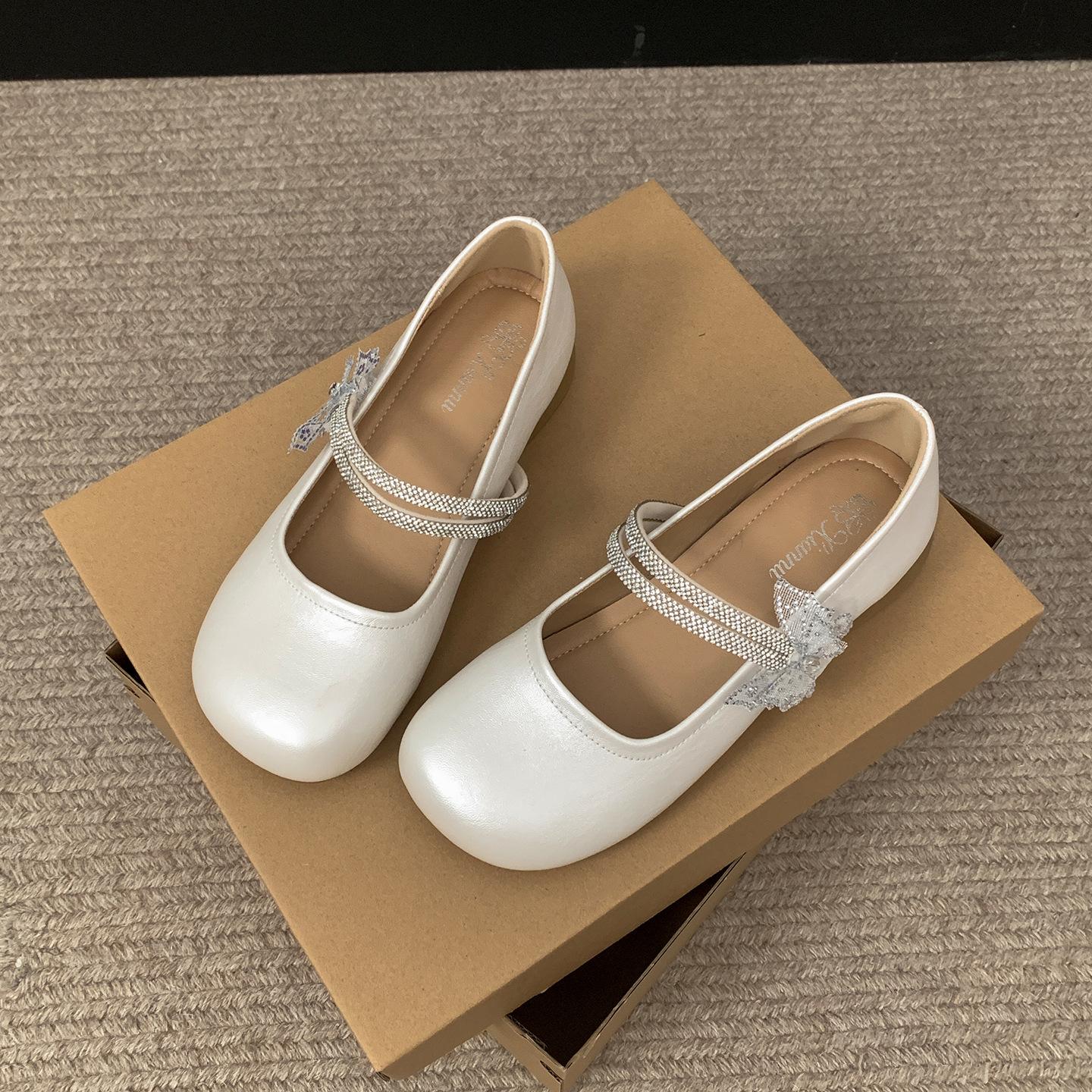 

Silver French retro square head light mouth low heel single shoes women s summer 2025 new with skirt versatile Mary Jane shoes 35 бежевый