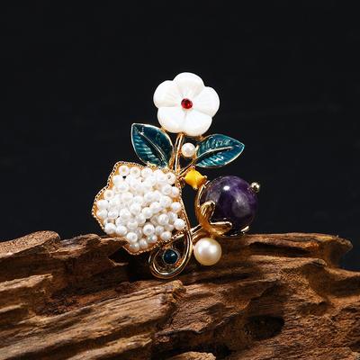 Creative Design Sense Fashion Natural Shell Flower Brooch Senior Silk Scarf Buckle Clothing Female Pearl Brooch