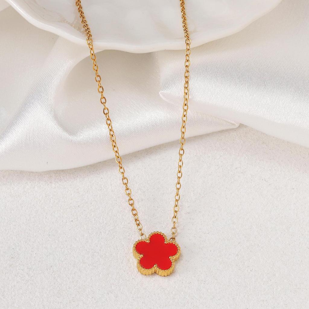 18K Gold Five-Petal Mother-of-Pearl Pendant Necklace for Women