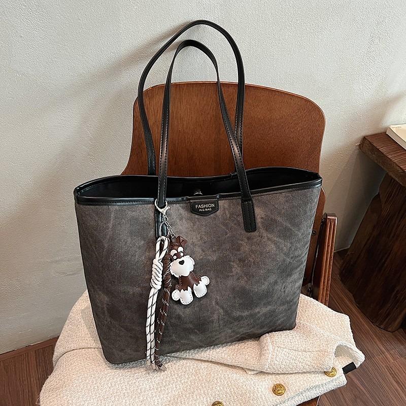 Casual Commuting Retro Large-capacity Tote Bag Women's New Spring and Summer Versatile Popular Textured Shoulder Bag
