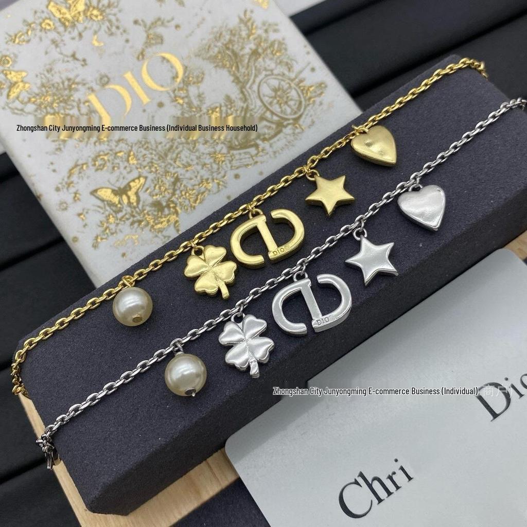 Djia D Herz-, Stern- und Kleeblatt-Charms-Armband mit Diamanten und Perlen