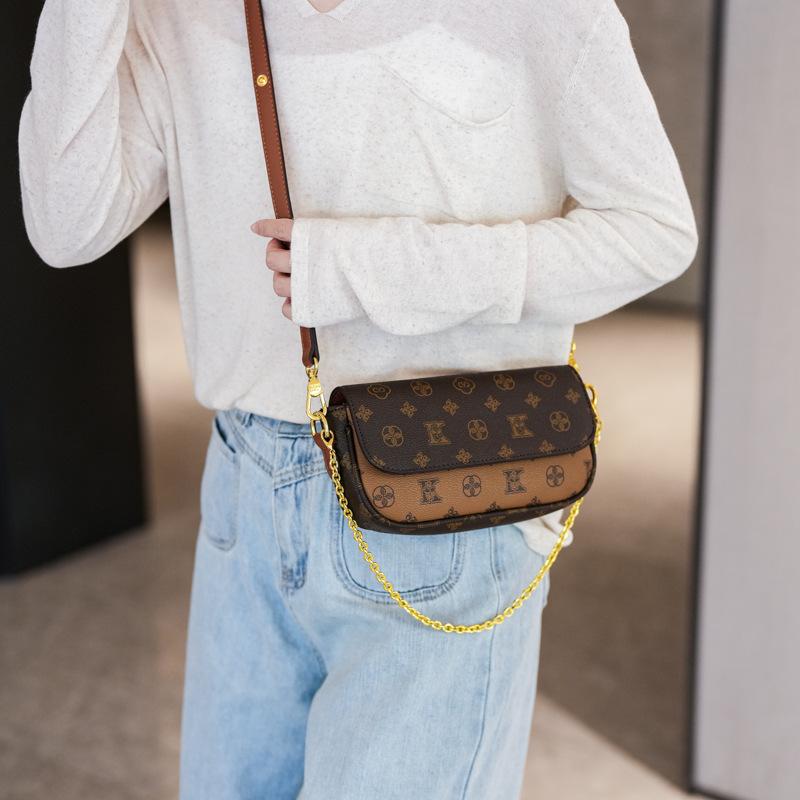 High-end fashion small square bag women's new retro printing versatile contrasting color chain shoulder bag oblique span bag