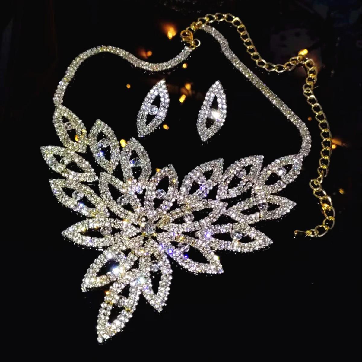 

High-end luxury super flash full diamond necklace earrings two-piece set