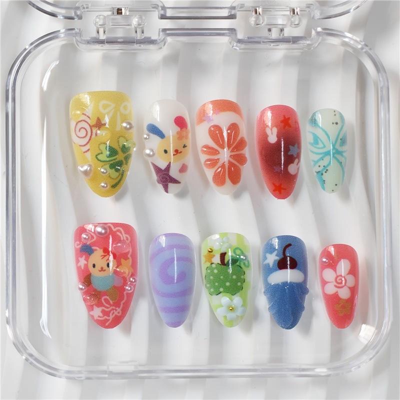 Uñas de Flor de Dibujos Animados Hechas a Mano de 10 Piezas - Dulce, Brillantes, Diseño de Alta Gama