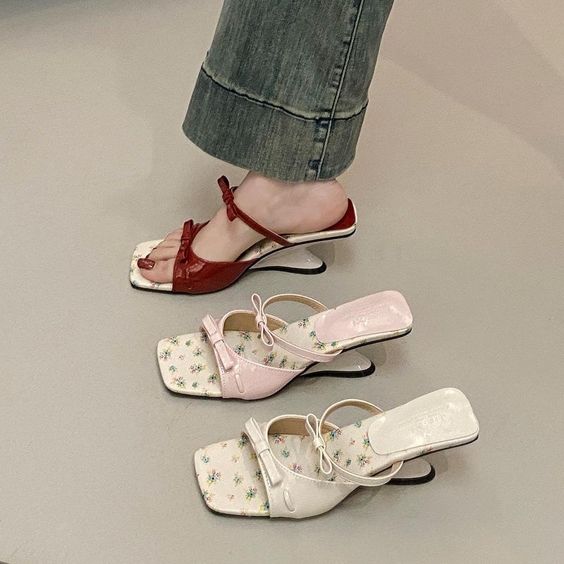 

2025 summer new fashion sandals square head thick heel women s simple slippers wear Korean version of simple commuting cool slippers 35 рожевий
