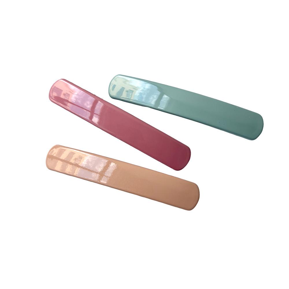 Minimalist Leopard Print Square Hair Clip: Shiny Spring Clip for Women's Half-Up Styles