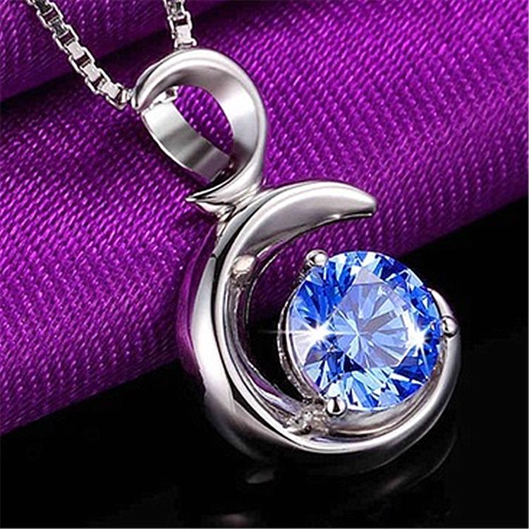 Silver Plated Crescent Moon & Heart Pendant Necklace for Women - Korean Style Fashion Accessory