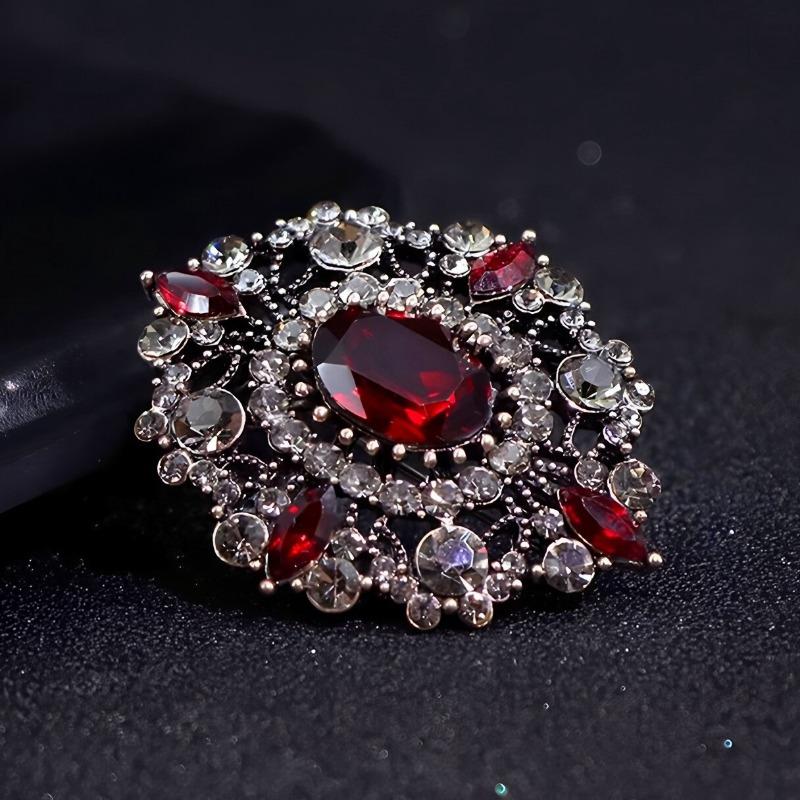 Broșe Retro de Curte Insigne de Cristal Luxoase pentru Femei Ace cu Stil Trendy și Individualist Paltoane Corsaje și Accesorii