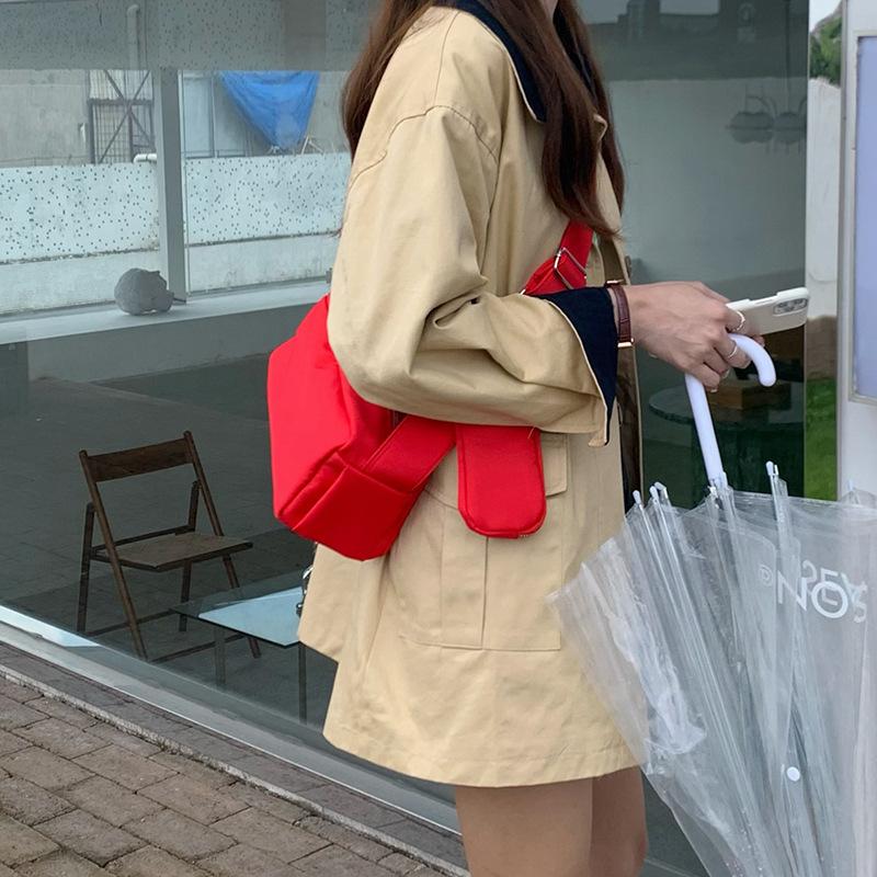 Czerwona Casualowa Torba na Tosty Nowa Letnia Trójwymiarowa Mała Kwadratowa Torba Crossbody dla Kobiet Niszowa Wszechstronna Jednoręczna Torba Pod Ramię