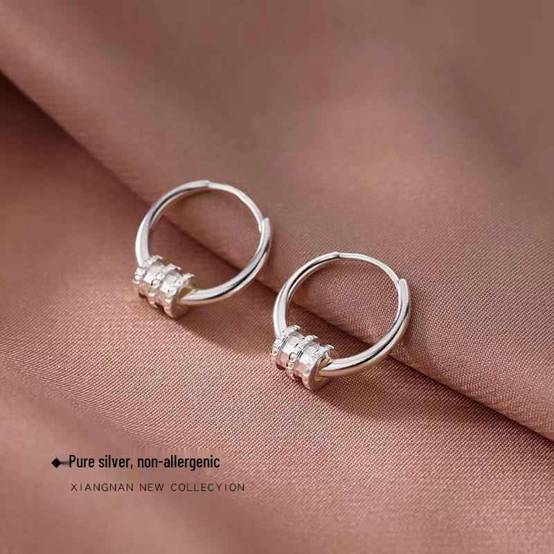 2023 Light Luxury Niche Design 925 Sterling Silver Luck Bead Stud Earrings for Women
