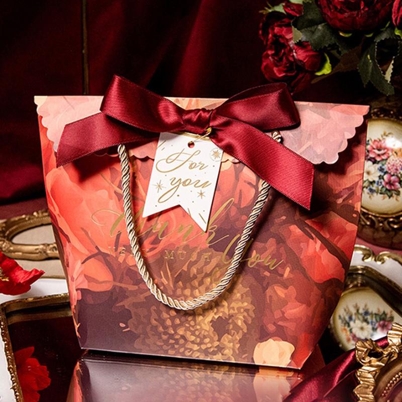 

Креативная европейская премиальная треугольная коробка для конфет Свадебная Портативная Свадебная Высококачественная Коробка для Конфет Свадебный Пакет для Конфет