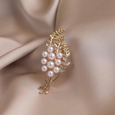 Weizenähre Perlenbrosche Hochwertige und elegante Brosche Vielseitige Mantelanzugnadel Anzugaccessoire