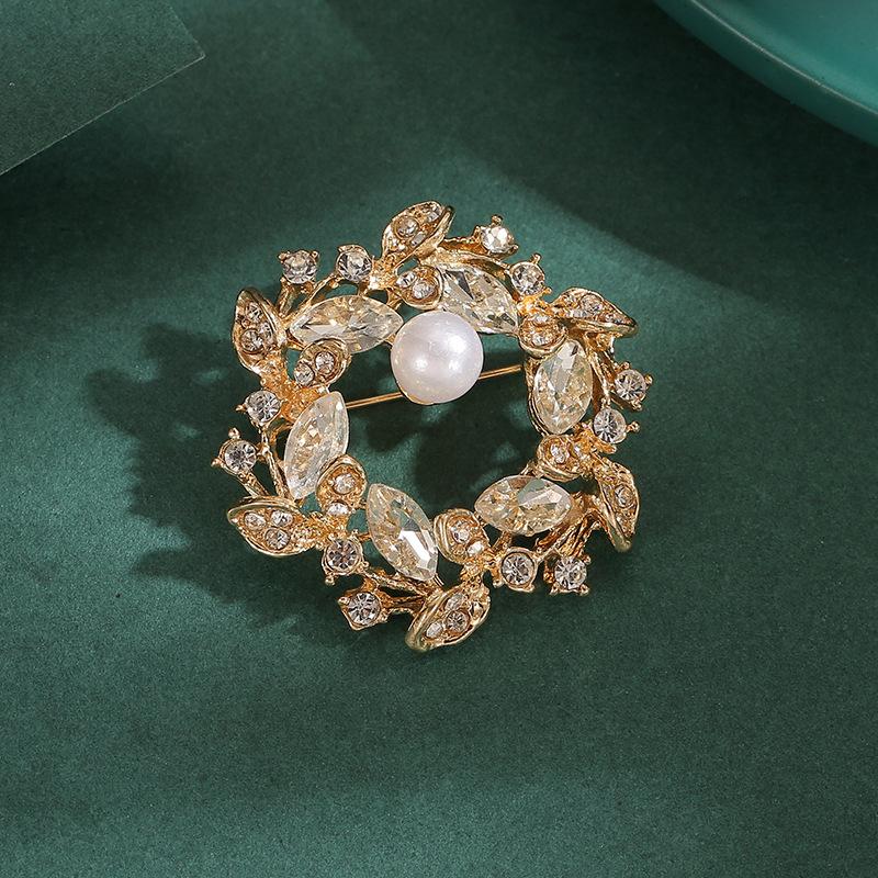 

Брошь «Цветочный венок» Женская ретро-брошь Нишевая брошь Высококлассная легкая роскошь и креативная брошь