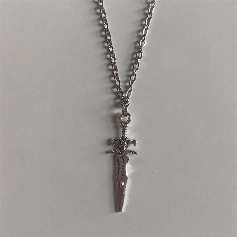 [Un Colgante de Espada Retro] Collar con Colgante de Espada Retro, Collar con Colgante de Aleación de Zinc con Forma de Cruz Estilo Punk para Mujeres y Hombres