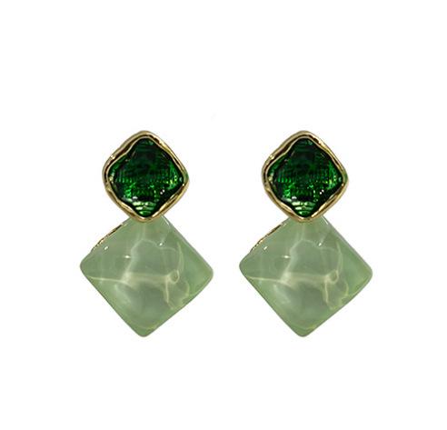 

Fresh dripping oil sparkling square stud earrings, high-end color rhombus earrings ins simple wind earrings зелёный