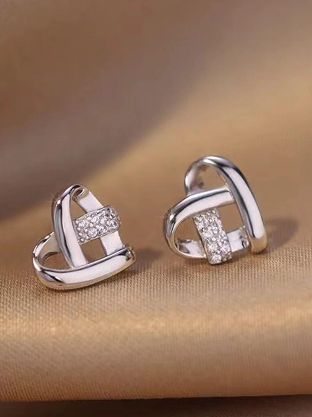 

Women s Earrings, Simple and Compact Heart-Shaped Earrings, Suitable for Daily Wear and Vacation Wear