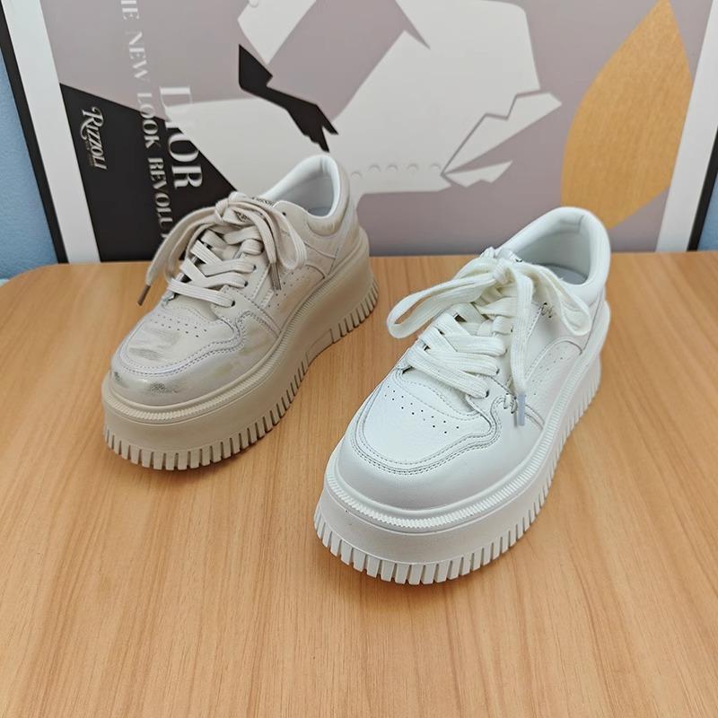 Leather Thick-soled Small Man Increases Height and Makes Old Little White Shoes for Women's 2025 New Versatile, Lightweight and Not Tiring Casual Bo
