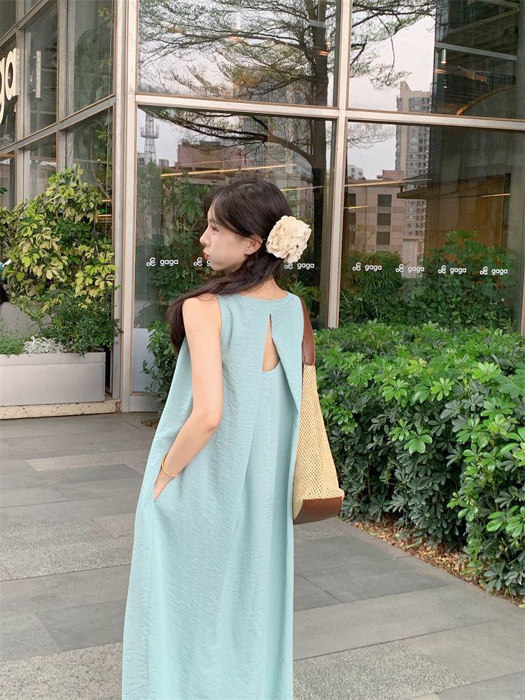 2026 Women's Summer French Backless Sleeveless Pleated Sling Dress