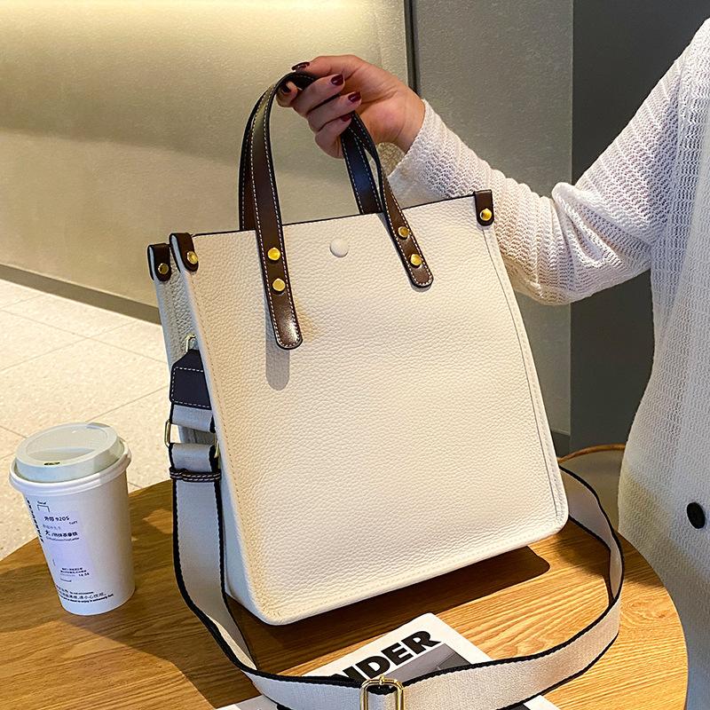 Genuine Leather Women's Bag 2026 New Large Capacity Women Shoulder Bags High Quality Cowhide Rectangle Female Handbags 9020