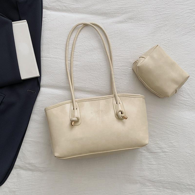 

Сумка большой вместимости женская осенне-зимняя новая модная сумка-мессенджер для通勤, повседневная нишевая дизайнерская персонализированная сумка-тоут хаки