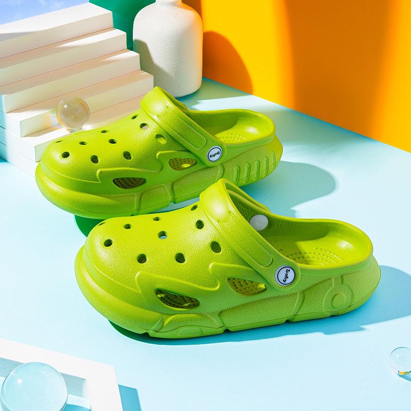 Детские закрытые Crocs 2025: Нескользящие летние сандалии для мальчиков и девочек 24-25