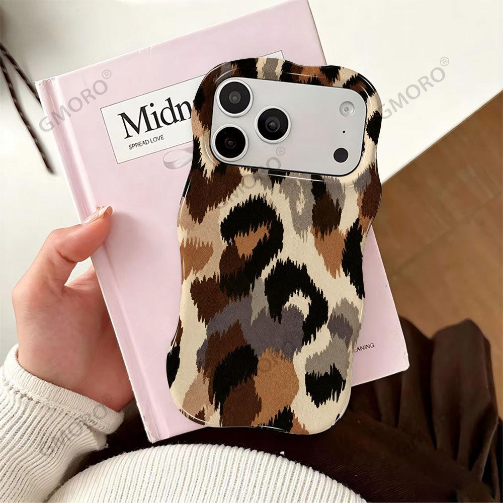 Premium brown leopard print mobile phone case Apple 15promax wave double-layer film case iPhone17 European and American style