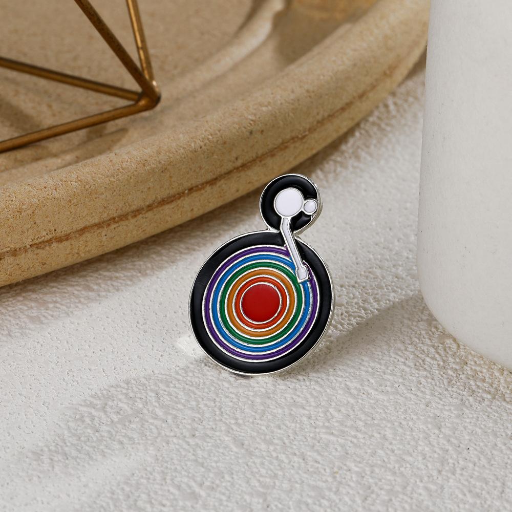 Brooch, Personalized Drip Color Vintage Music Player Styling Brooch Badge