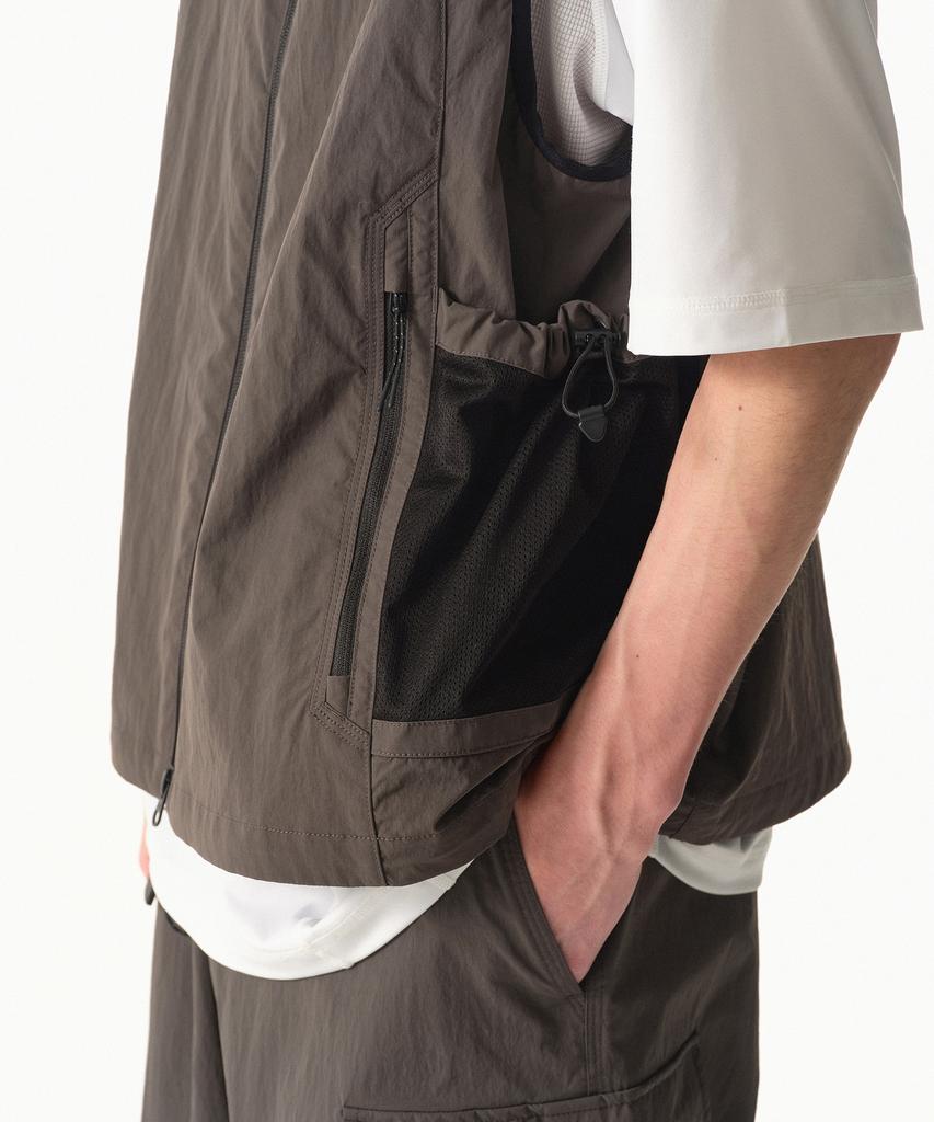Musinsa Standard [City Leisure] Mesh Pocket Vest [Mud Grey]