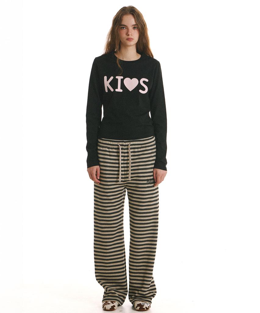 Kimseupeulesikoteunmakes Flat Kiss Logo Long Sleeve T-Shirt Black