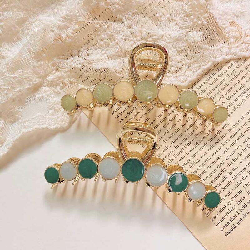 

Fresh green hair clip (2 colors) light green