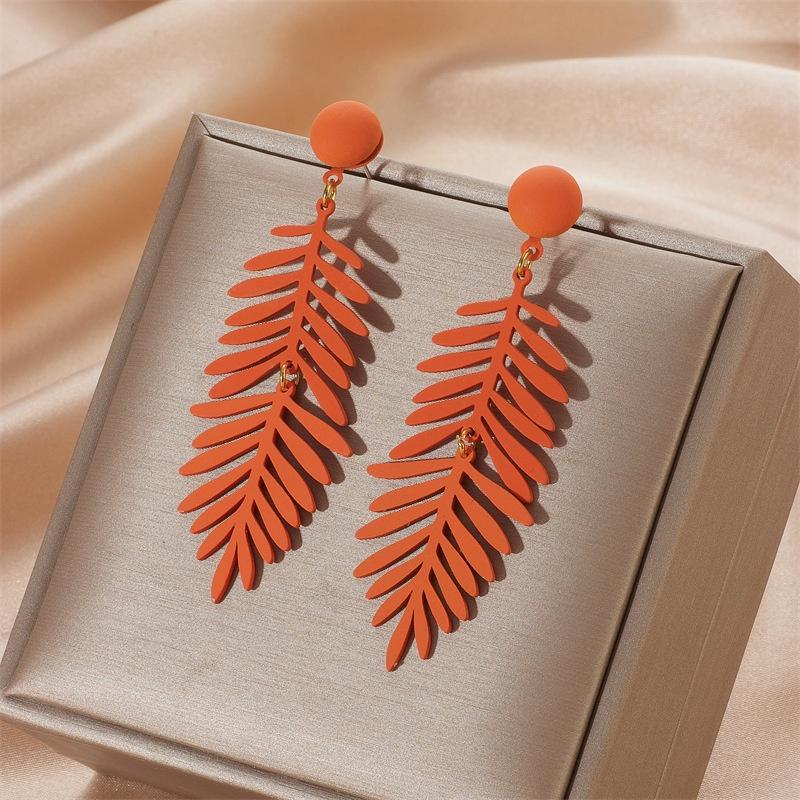 Pinkdudu Fashion Exaggeration Colorful Leaf Earrings Simple Candy-Colored Acrylic Stud Earrings for Women Jewelry Gifts PD901