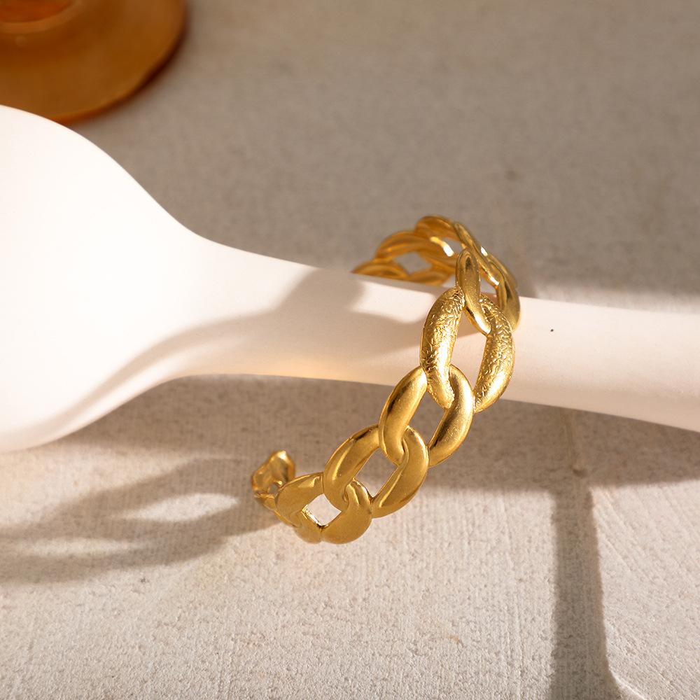 Fashion chain shape gold-plated stainless steel bracelet, waterproof, rust-free heavy metal women's jewelry, couple bracelets
