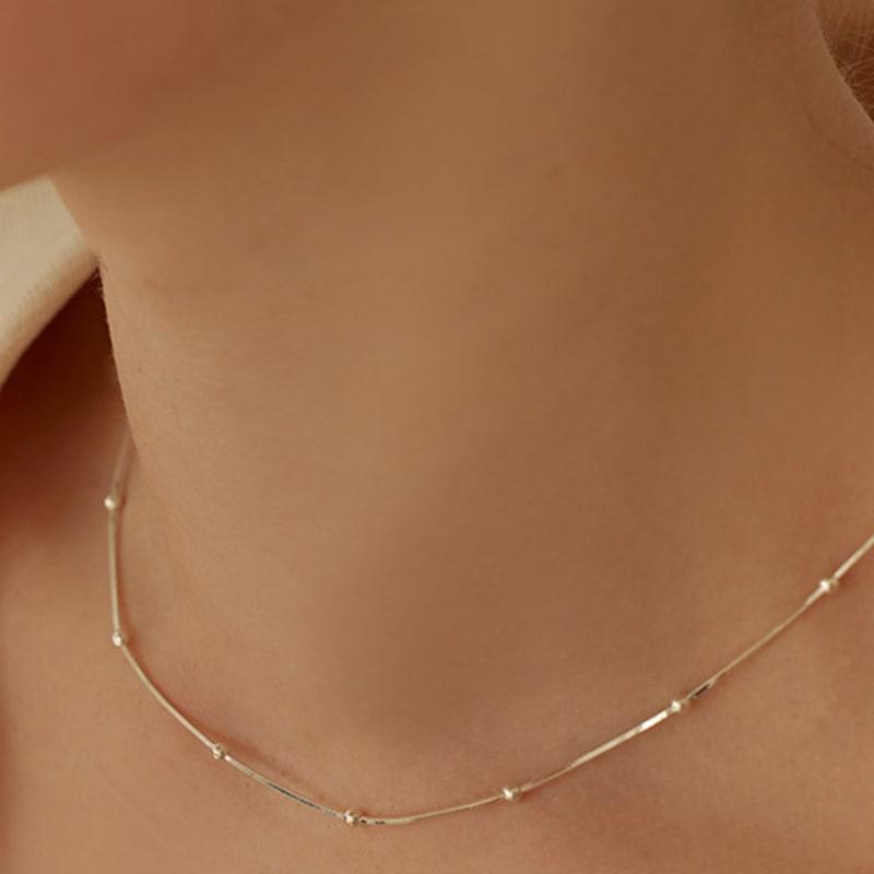 

Lewe [6mm+10mm Pearl Earrings Free] Shining Point Ball Necklace Silver