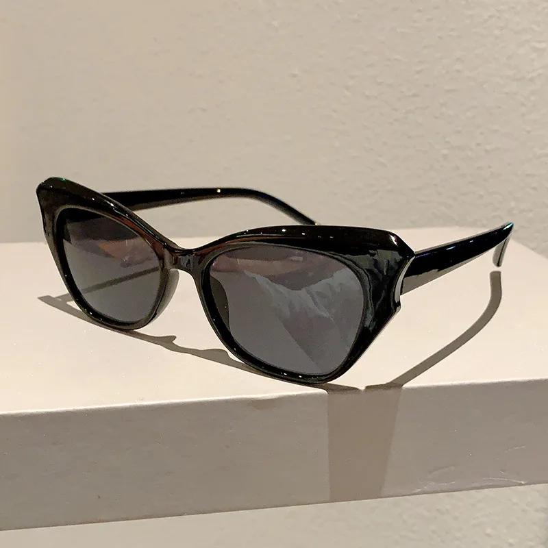 Luxury Brand Designer Vintage Butterfly Sunglasses Women For Men New In Sun Glasses Trendy Punk Popular Pink Eyeglasses Uv400